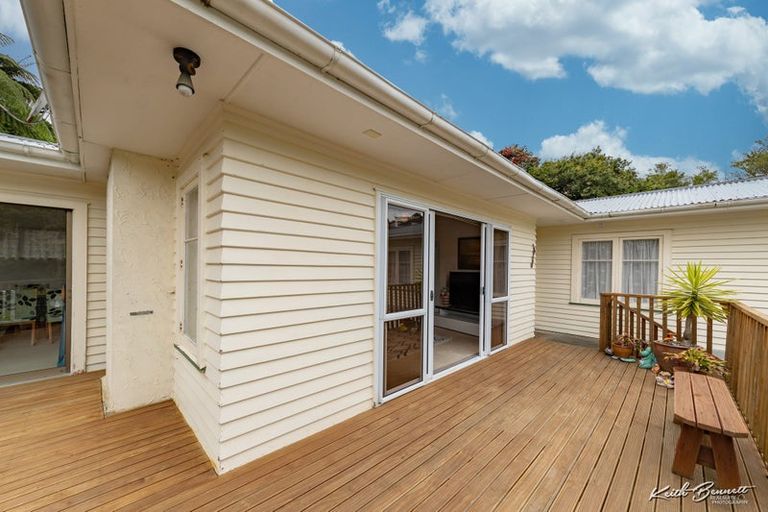 Photo of property in 20 Mahoe Street, Tawa, Wellington, 5028