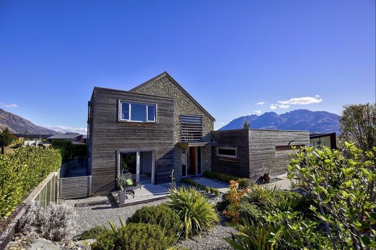 Photo of property in 16 Mckellar Drive, Jacks Point, Queenstown, 9371