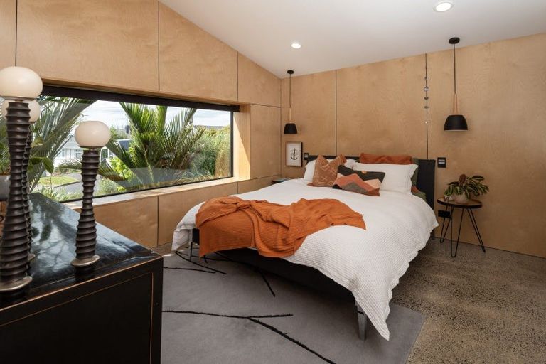 Photo of property in 60 Parkhill Road, Mellons Bay, Auckland, 2014