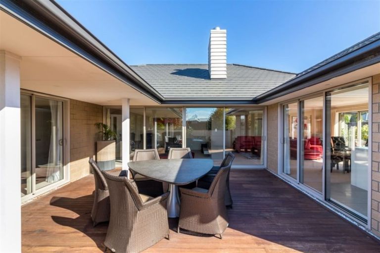 Photo of property in 2 Bernice Crescent, Yaldhurst, Christchurch, 8042