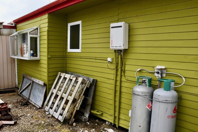 Photo of property in 13 Wharf Road, Karamea, 7893