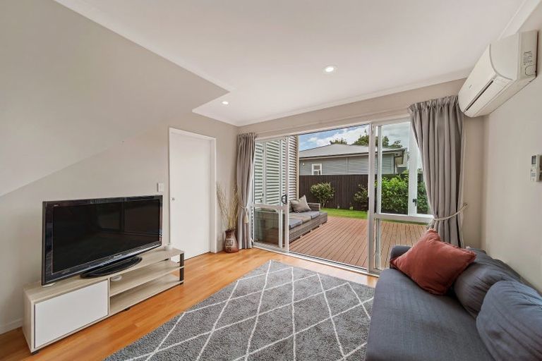 Photo of property in 135 Waltham Road, Sydenham, Christchurch, 8023