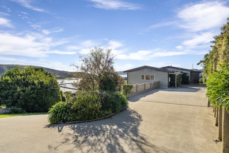 Photo of property in 62 Kiriwai Road, Paremata, Porirua, 5024