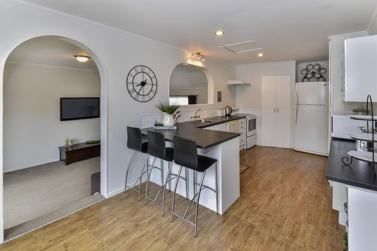 Photo of property in 4 Lipton Grove, Opaheke, Papakura, 2113