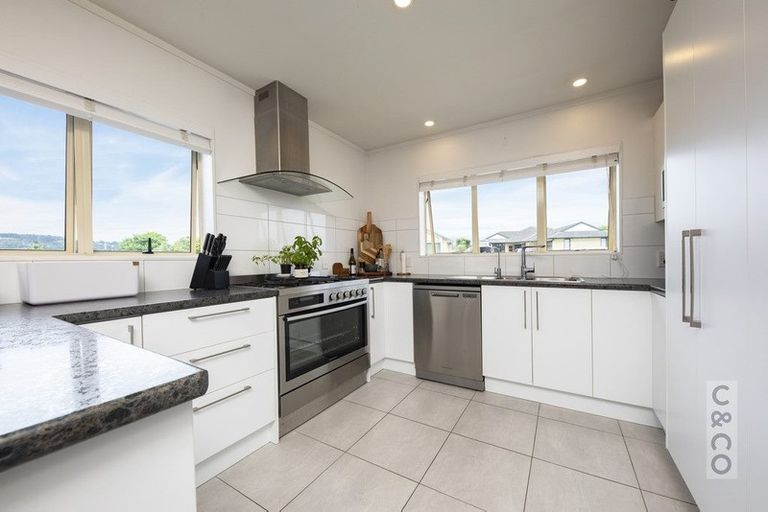 Photo of property in 19 Merlot Heights, Huapai, Kumeu, 0810