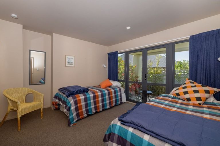 Photo of property in 10 Meadowbrook Place, Wanaka, 9305