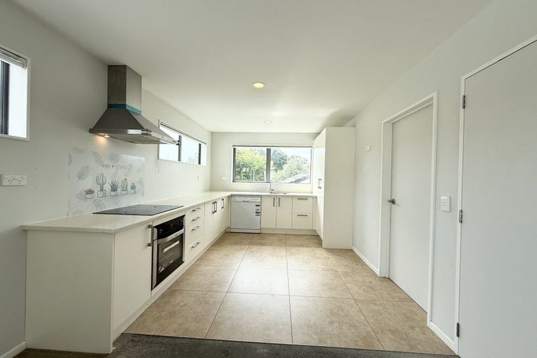 Photo of property in 16 Normandy Place, Henderson, Auckland, 0610