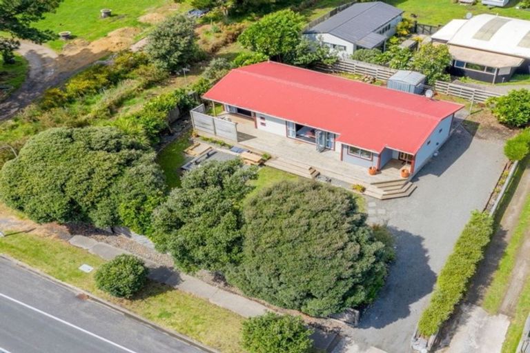 Photo of property in 52 Rutherford Drive, Waikanae Beach, Waikanae, 5036