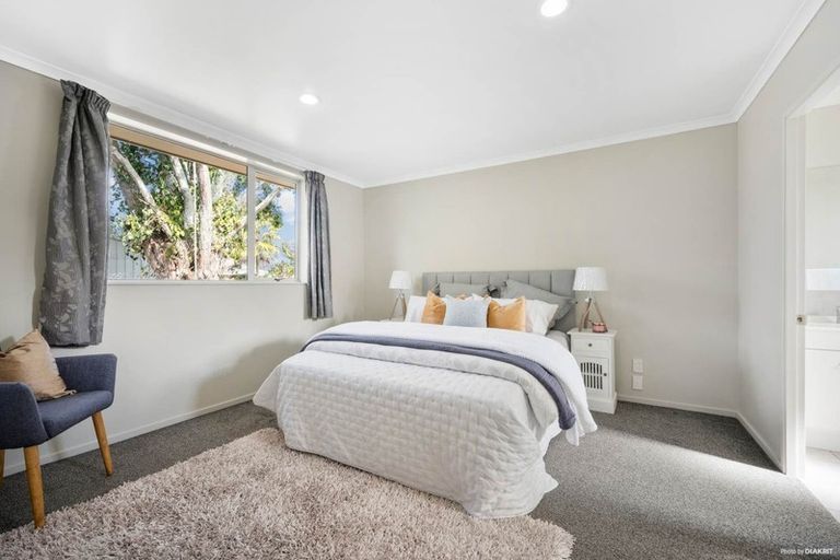 Photo of property in 24 Duckworth Road, Papakura, 2110