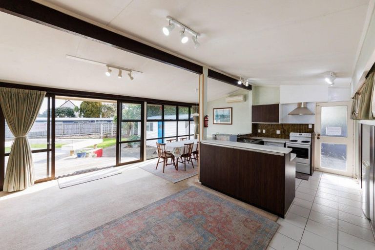 Photo of property in 21 Saint Albans Avenue, Hokowhitu, Palmerston North, 4410