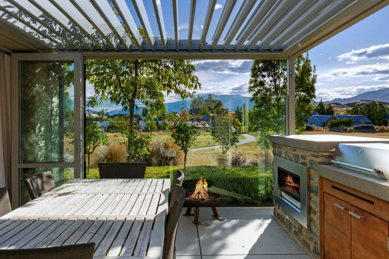 Photo of property in 15 Ayrburn Ridge, Arrowtown, Queenstown, 9371