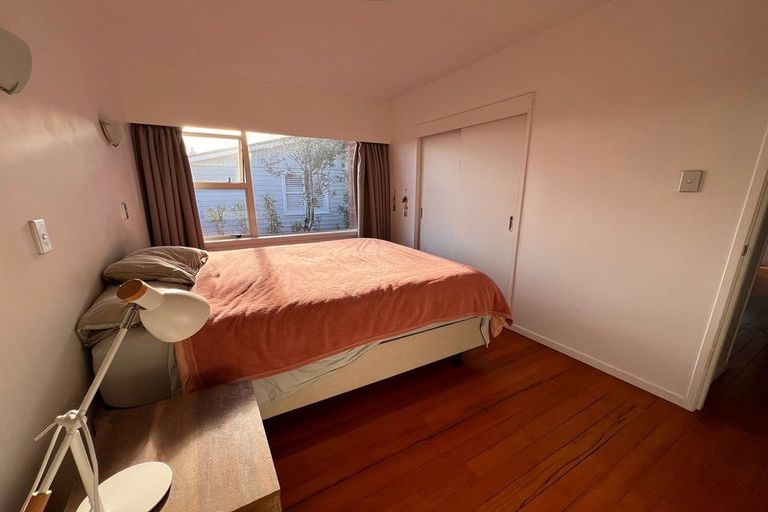Photo of property in 2/110 Sylvan Avenue, Northcote, Auckland, 0627