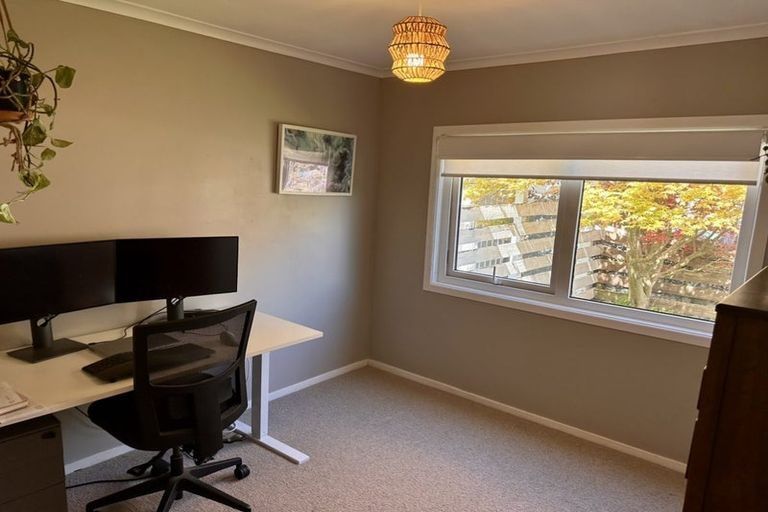 Photo of property in 1 Farrier Grove, Featherston, 5710