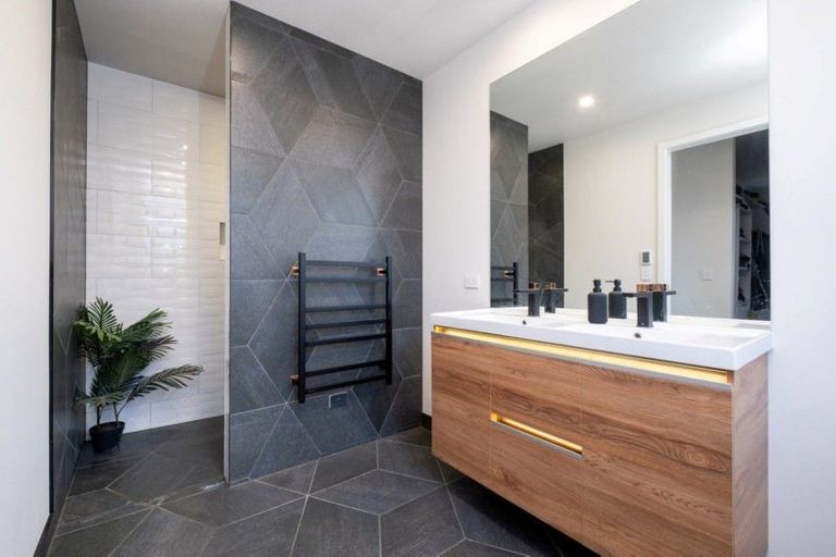 Photo of property in 83 Mcelwee Street, Jervoistown, Napier, 4112