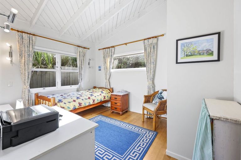 Photo of property in 13 Colmar Road, Mellons Bay, Auckland, 2014