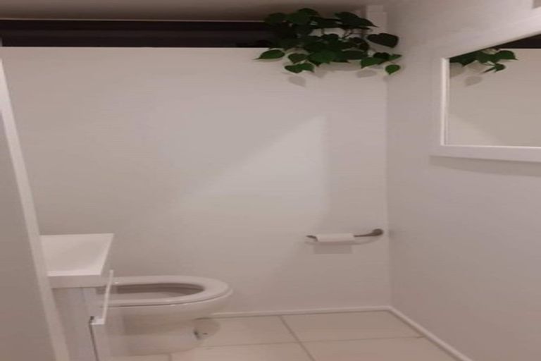 Photo of property in 20/73 Princes Street, Northcote Point, Auckland, 0627