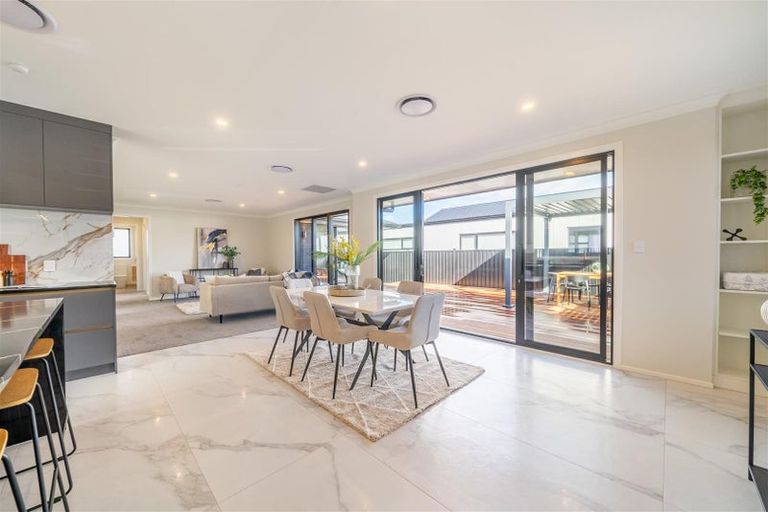 Photo of property in 17 Cynisca Crescent, Wallaceville, Upper Hutt, 5018