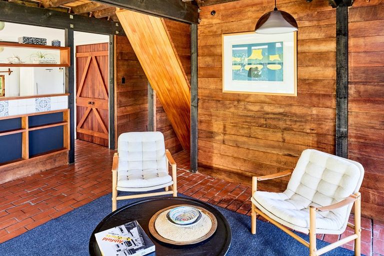 Photo of property in 65 Howard Road, Point Howard, Lower Hutt, 5013