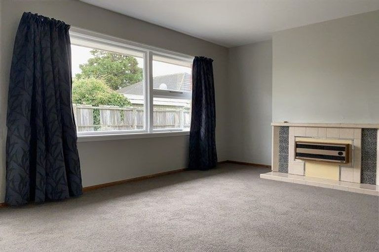 Photo of property in 2/11 Maxwell Street, Riccarton, Christchurch, 8041