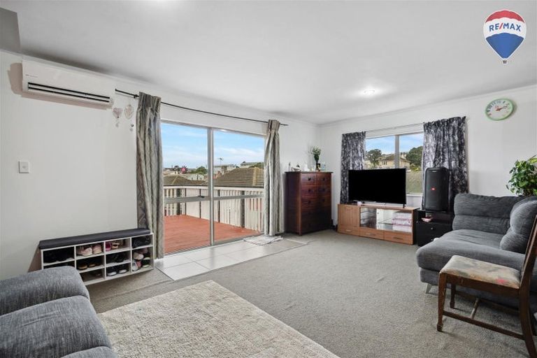 Photo of property in 20a Levant Street, Cannons Creek, Porirua, 5024