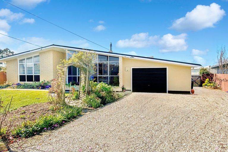 Photo of property in 19 Meon Street, Oamaru North, Oamaru, 9400