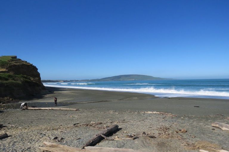 Photo of property in 1 Tuatapere Orepuki Highway, Orepuki, Riverton, 9881