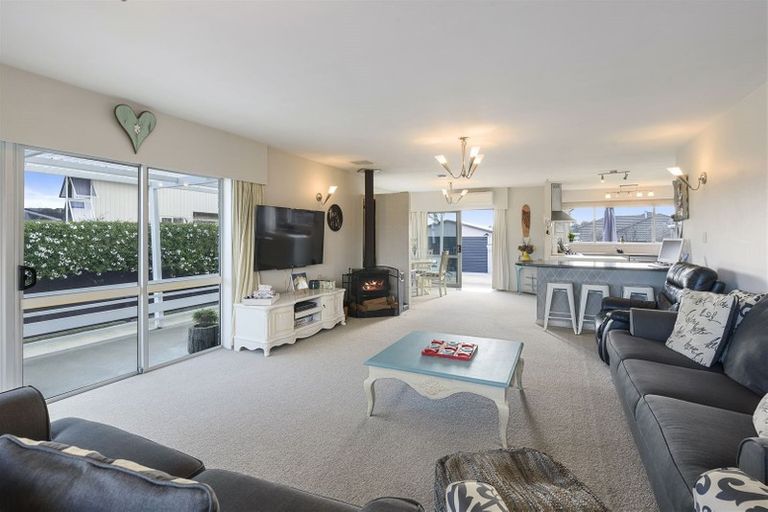 Photo of property in 51 Kennedy Drive, Levin, 5510