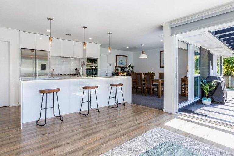 Photo of property in 35 Banks Boulevard, Whitby, Porirua, 5024