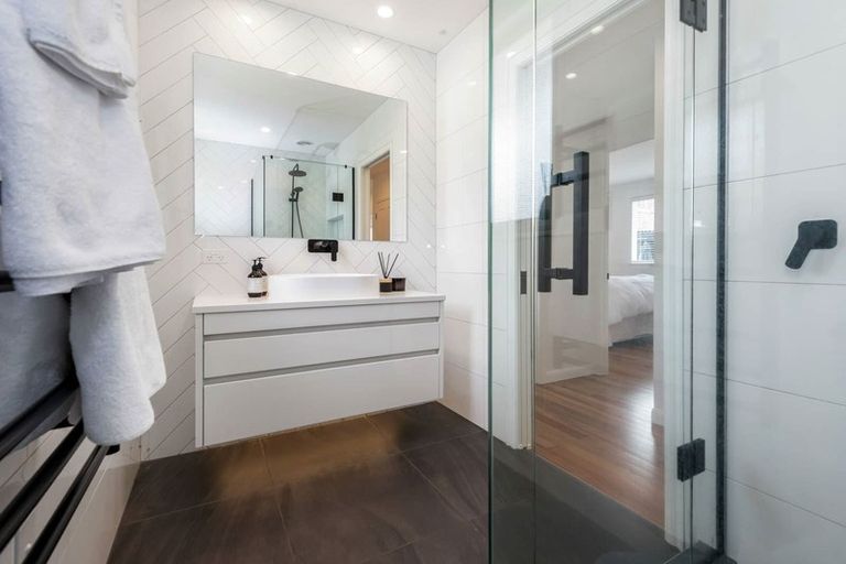 Photo of property in 31 Advene Road, Cockle Bay, Auckland, 2014