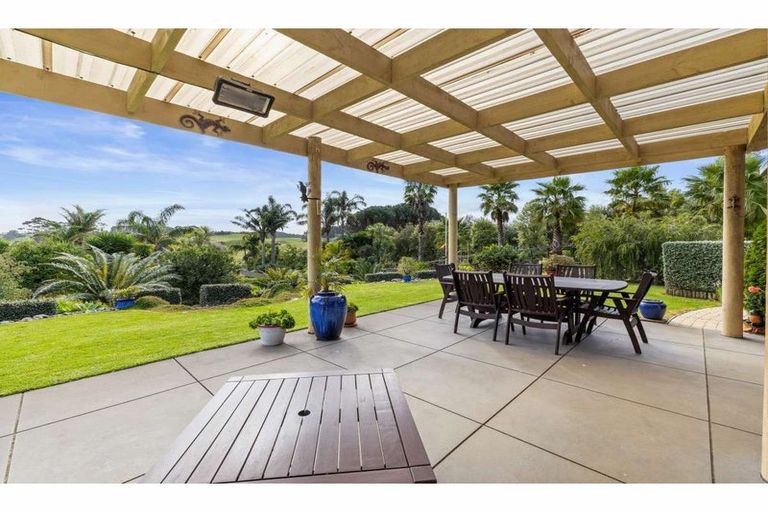 Photo of property in 98 River Drive, Kerikeri, 0294