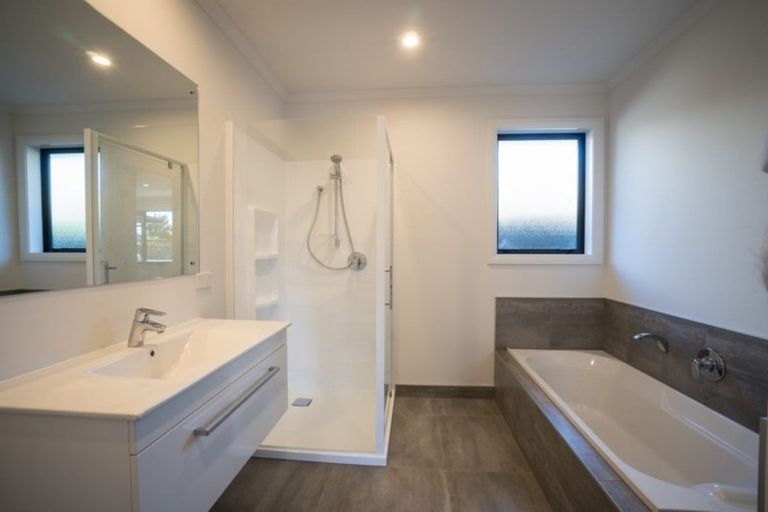 Photo of property in 40a Weston Avenue, Roslyn, Palmerston North, 4414