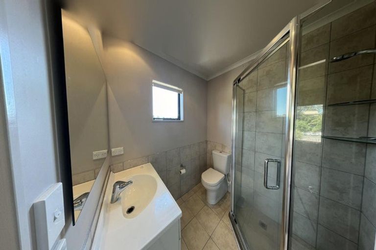 Photo of property in Te Kakariki Apartments, 1/1 Wellington Road, Paekakariki, 5034