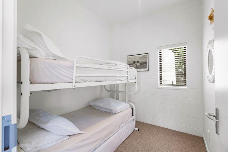 Photo of property in 1 Moana Drive, Mahia, 4198