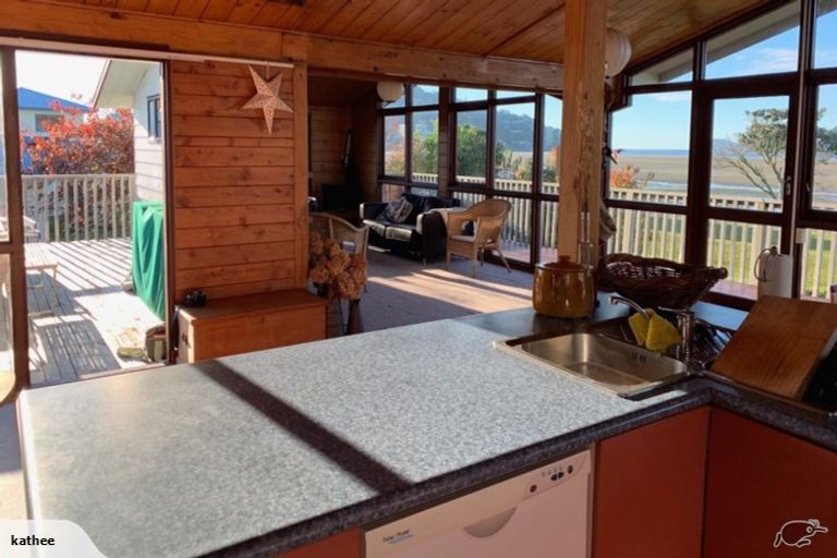 Photo of property in 23 Manaia Road, Tairua, 3508