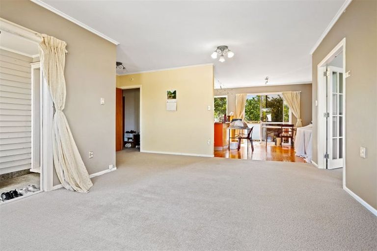 Photo of property in 42 Gordon Avenue, Milford, Auckland, 0620