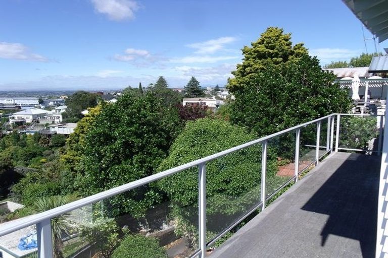 Photo of property in 16 Lighthouse Road, Bluff Hill, Napier, 4110