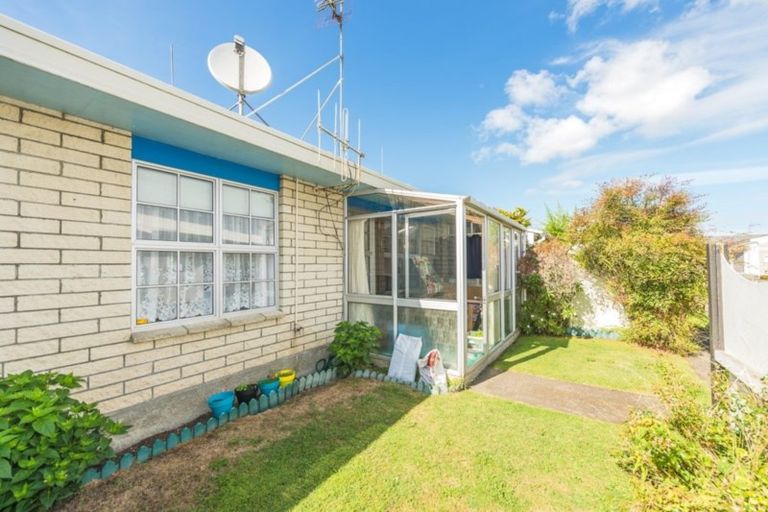 Photo of property in 2/11 Pitt Street, Whanganui, 4500