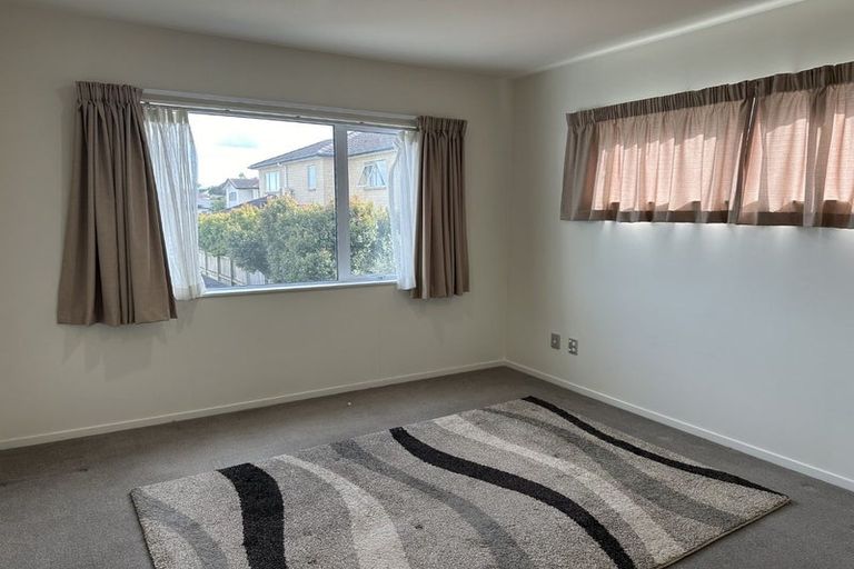 Photo of property in 24 Mulroy Place, Pinehill, Auckland, 0632