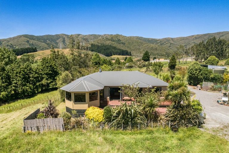 Photo of property in 68a Marchant Road, Kaitoke, Upper Hutt, 5018