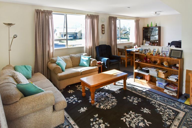 Photo of property in 16 Black Peak Road, Omarama, 9412