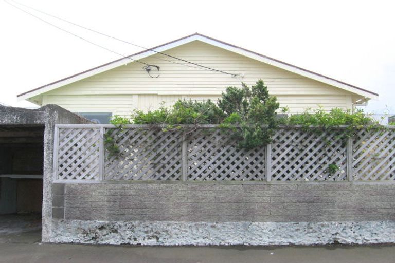 Photo of property in 23 Resolution Street, Lyall Bay, Wellington, 6022