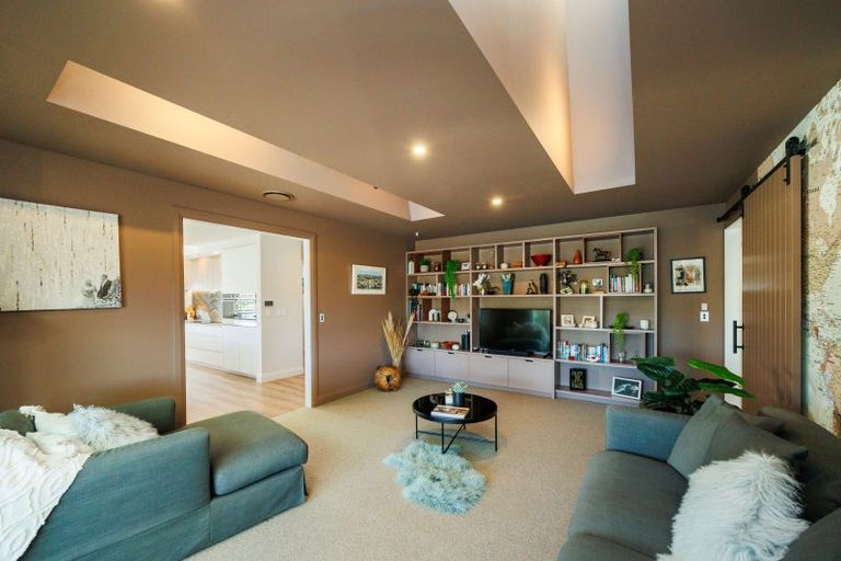 Photo of property in 9 Paterson Lane, Kelvin Grove, Palmerston North, 4470