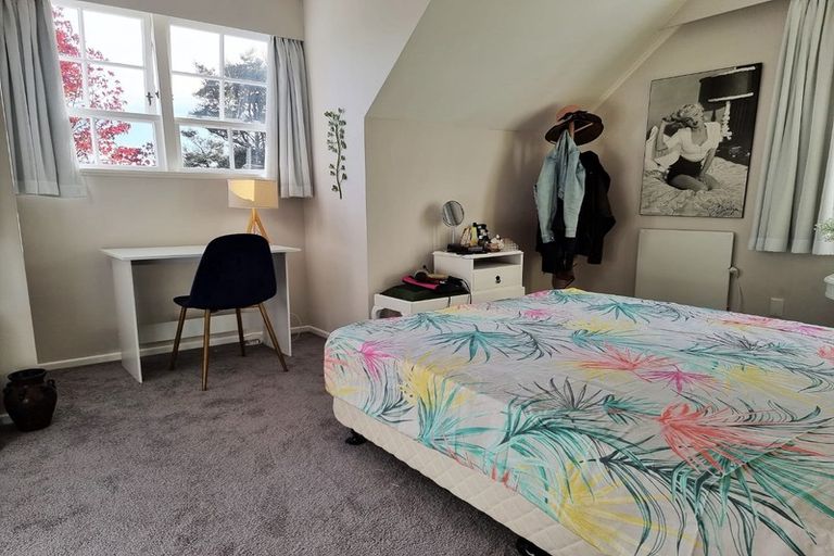 Photo of property in 14 Freemans Way, Pinehaven, Upper Hutt, 5019