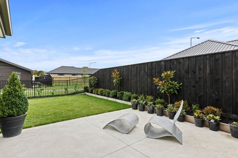 Photo of property in 25 Millhaven Place, Casebrook, Christchurch, 8051