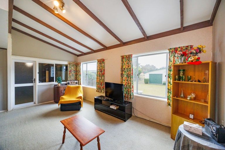 Photo of property in 111 Koputara Road, Himatangi Beach, Foxton, 4891