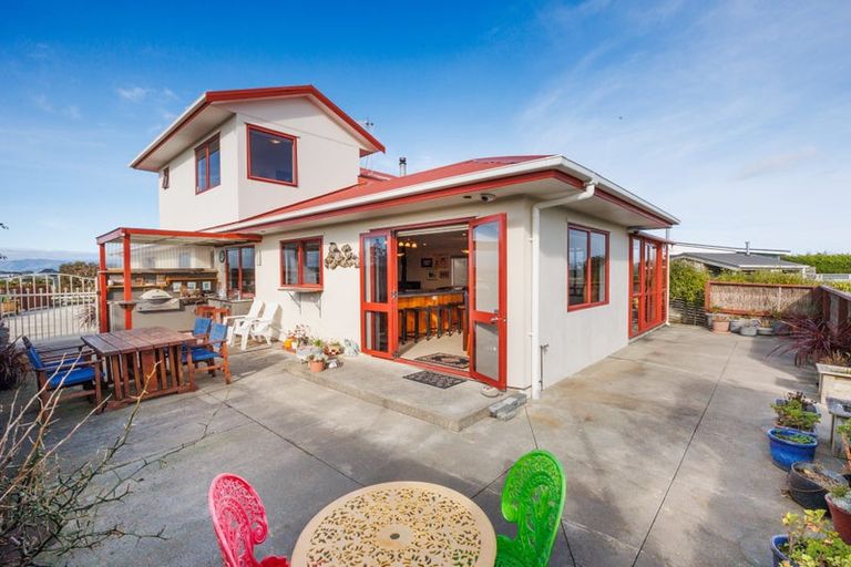 Photo of property in 12 Robbie Street, Foxton Beach, Foxton, 4815