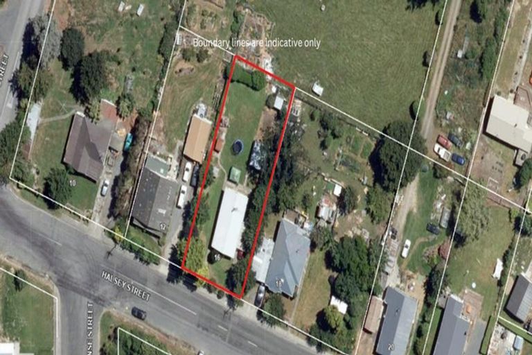 Photo of property in 16 Halsey Street, Clinton, 9534