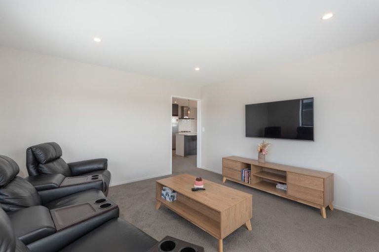 Photo of property in 160 Shillingford Boulevard, Rolleston, 7615