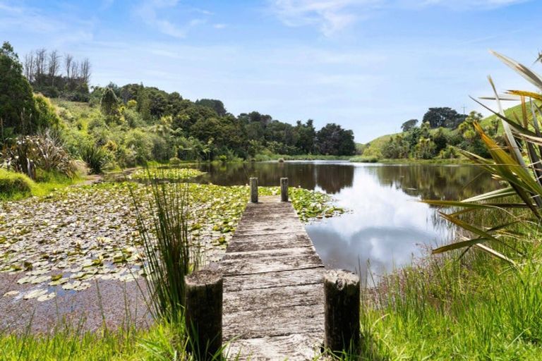 Photo of property in 2447 Port Waikato-waikaretu Road, Waikaretu, Tuakau, 2695