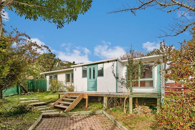 Photo of property in 3 Clematis Grove, Maungaraki, Lower Hutt, 5010